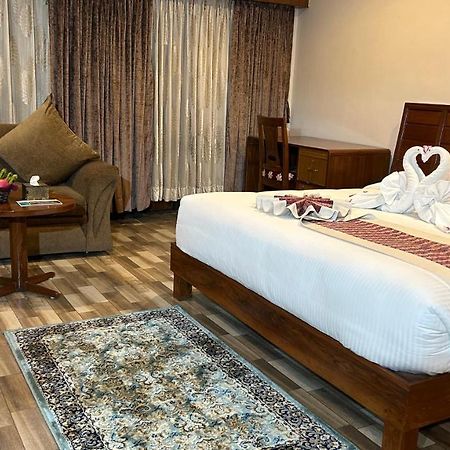 Hotel Earth Light Sauraha Chitwan Exterior foto