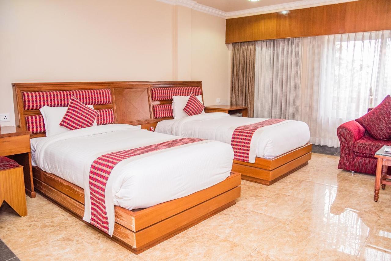 Hotel Earth Light Sauraha Chitwan Exterior foto