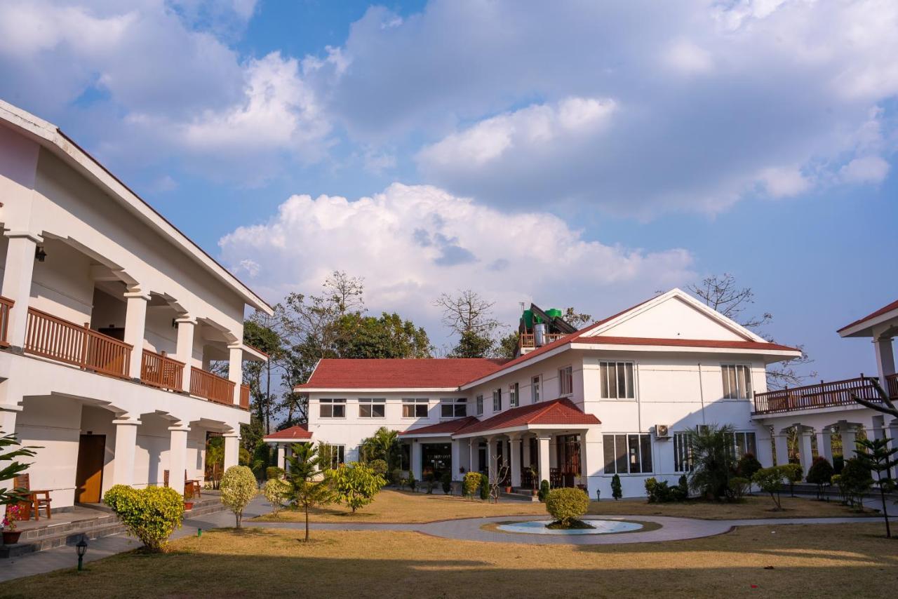 Hotel Earth Light Sauraha Chitwan Exterior foto